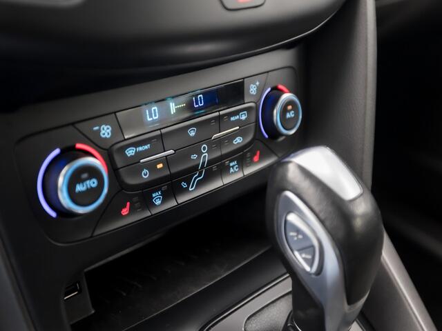 Ford FOCUS Wagon 1.0 Titanium Sport Automaat (NAVIGATIE, CLIMATE, STOELVERWARMING, GETINT GLAS, GETINT GLAS, SPORTSTOELEN, PARKEERSENSOREN, LM VELGEN, CRUISE, NIEUWE APK, NIEUWSTAAT)