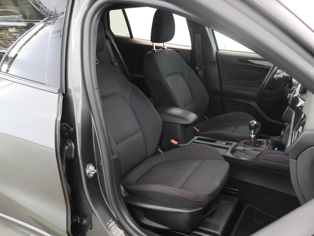 Ford FOCUS Wagon 1.0 EcoBoost Hybrid ST Line X Business | Winterpakket | Parkeercamera | Climate Control | Cruise Control | Navigatie |