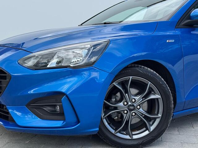 Ford FOCUS EcoBoost 125 pk ST-Line | Parkeersensoren | Apple Carplay & Android Auto | Privacy Glass | 17'' | B&O |
