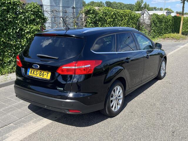 Ford FOCUS Wagon 1.0 Titanium * Carplay * Nieuwe Distr. * Camera * Garantie