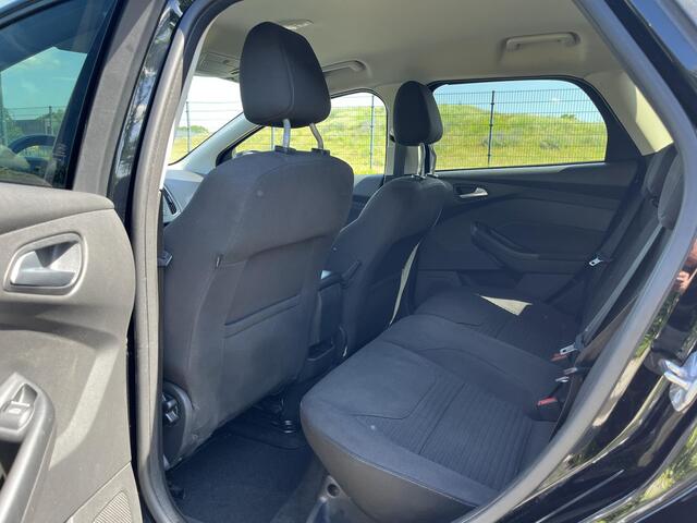 Ford FOCUS Wagon 1.0 Titanium * Carplay * Nieuwe Distr. * Camera * Garantie