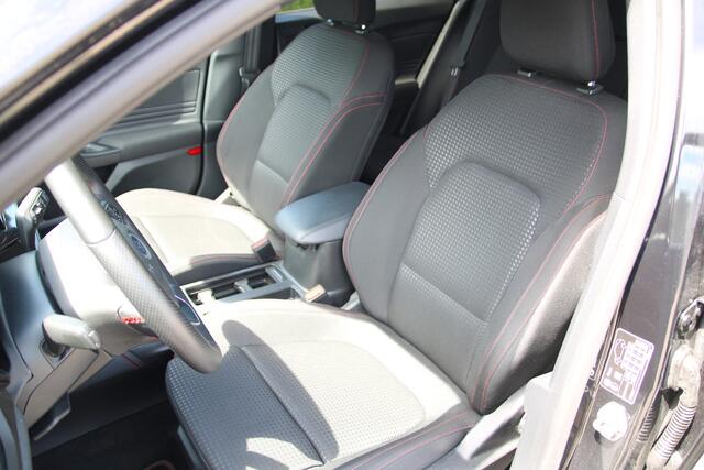 Ford FOCUS 1.0 EcoBoost Hybrid ST Line X WINTER-PACK| B&O AUDIO | MATRIX LED |