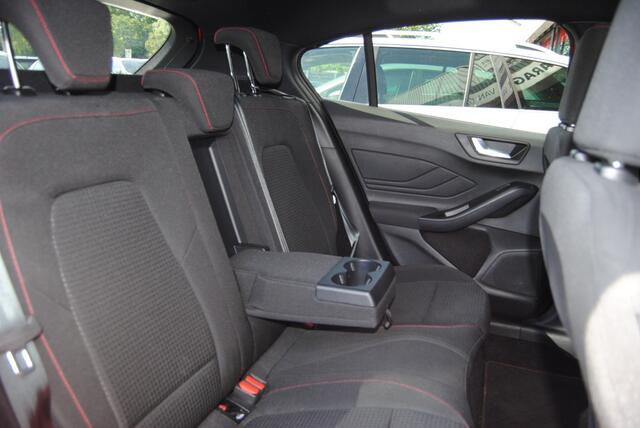 Ford FOCUS 1.0 EBH ST Line X | Carplay | Camera | Groot scherm | Navi