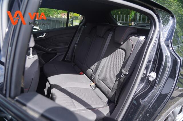Ford FOCUS 1.0 | 125PK | ST-Line | Stoel- stuurverw. | Navi | Camera | PDC | Cruise | Sportstoelen | LED