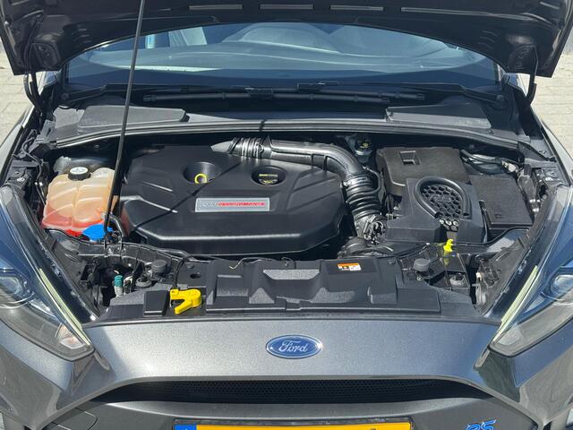 Ford FOCUS 2.3 350PK RS AWD | Recaro Seats | Xenon Verlichting | Winter Pack | Sony Audio | Pano | 100% dealeronderhouden |