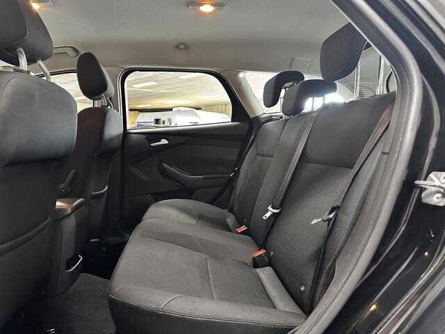Ford FOCUS Wagon 1.0 Lease Edition/ Camera/ Apple + Android/ Navi/ Clima/ Cruise/ Elek. pakket/ Isofix/ Bluetooth/ Armsteun/ Multi. LEDER. Stuur/ 16'' LMV/ Mistl./ PDC.