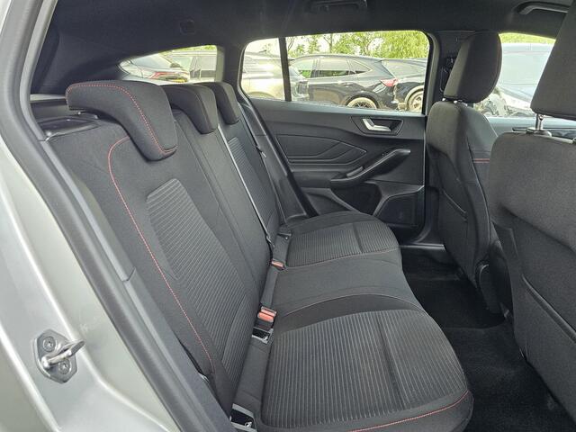 Ford FOCUS Wagon 1.0 EcoBoost Hybrid ST Line | Moondust Silver | Winter Pack | Driver Assistance Pack | NL Auto |
