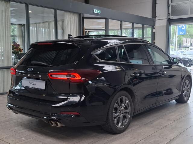 Ford FOCUS Wagon EcoBoost Hybrid 155 pk ST-Line | Pano | Winterpack | Cruise control | Climate control | SYNC 4 | All-season banden |