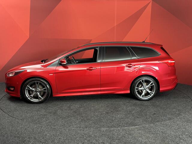 Ford FOCUS Wagon 1.0 ST-Line | Candy red | Trekhaak | NL origineel