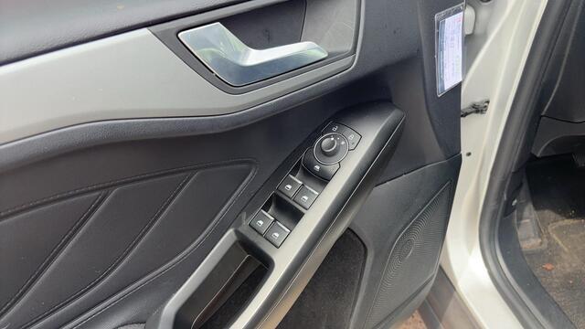 Ford FOCUS Wagon 1.0 EcoBoost Hybrid Connected FULL LED / CARPLAY / NAVI / AIRCO / PDC / BLUETOOTH / CRUISE / DAB+ / NL-AUTO