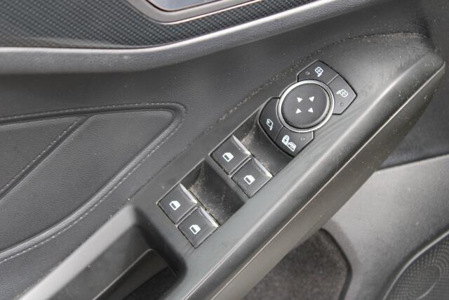 Ford FOCUS Wagon 1.5 EcoBoost ST Line X Business