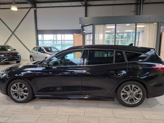 Ford FOCUS Wagon EcoBoost Hybrid 155 pk ST-Line | Winterpack | Cruise control | Camera | Clima | SYNC 4 | All-season banden | Keyless |