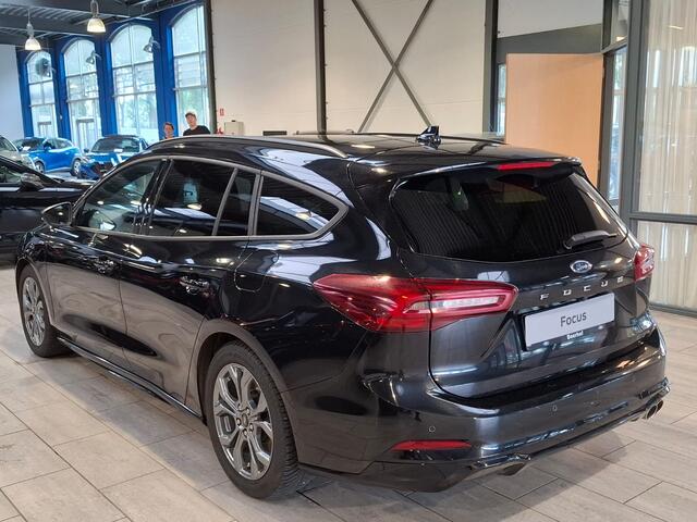 Ford FOCUS Wagon EcoBoost Hybrid 155 pk ST-Line | Winterpack | Cruise control | Camera | Clima | SYNC 4 | All-season banden | Keyless |