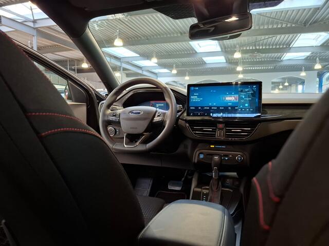 Ford FOCUS Wagon EcoBoost Hybrid 155 pk ST-Line | Winterpack | Cruise control | Camera | Clima | SYNC 4 | All-season banden | Keyless |