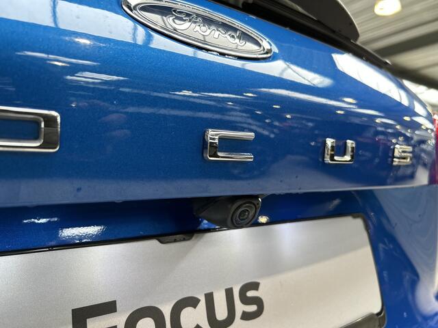 Ford FOCUS Wagon EcoBoost Hybrid 155 pk ST-Line | Winterpack | Cruise control | Camera | Clima | SYNC 4 | All-season banden | Keyless |