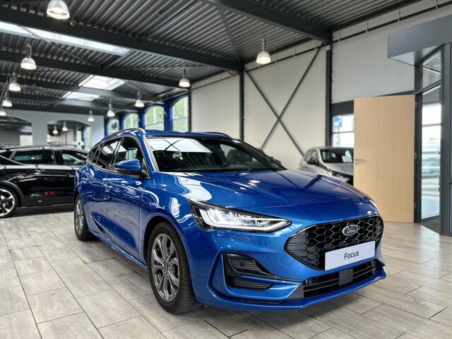 Ford FOCUS Wagon EcoBoost Hybrid 155 pk ST-Line | Winterpack | Cruise control | Camera | Clima | SYNC 4 | All-season banden | Keyless |