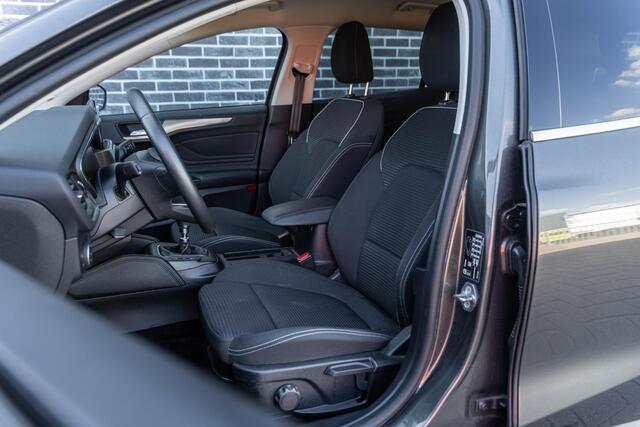 Ford FOCUS Wagon 1.0 EcoBoost 125 Titanium Business | Bang Olufsen Audio | Keyless Entry | Parkeersensoren | Stoelverwarming | LED Koplampen | Privacy Glas | Navigatie | Apple Carplay | Android Auto