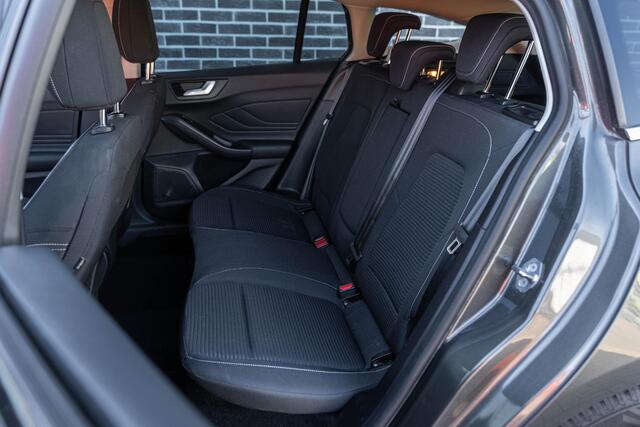 Ford FOCUS Wagon 1.0 EcoBoost 125 Titanium Business | Bang Olufsen Audio | Keyless Entry | Parkeersensoren | Stoelverwarming | LED Koplampen | Privacy Glas | Navigatie | Apple Carplay | Android Auto