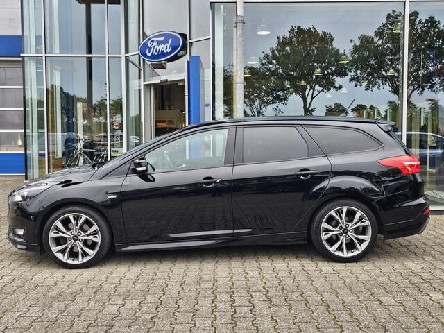 Ford FOCUS Wagon 1.5 Titanium 182 pk | 2de eigenaar | Bi-xenon | Camera | Stuur- en stoelverwarming | 18'' velgen | Zéér netjes!