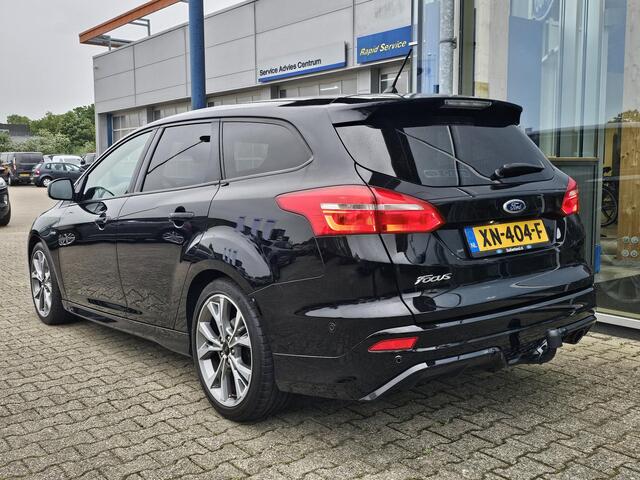 Ford FOCUS Wagon 1.5 Titanium 182 pk | 2de eigenaar | Bi-xenon | Camera | Stuur- en stoelverwarming | 18'' velgen | Zéér netjes!