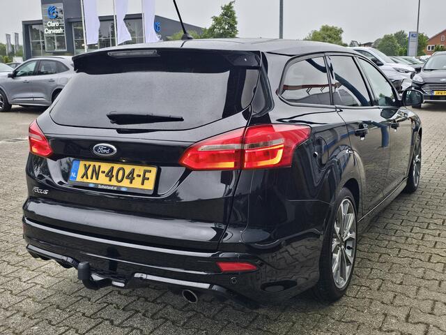Ford FOCUS Wagon 1.5 Titanium 182 pk | 2de eigenaar | Bi-xenon | Camera | Stuur- en stoelverwarming | 18'' velgen | Zéér netjes!