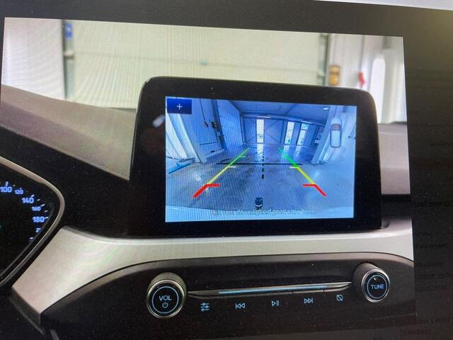 Ford FOCUS Wagon 1.0 EcoB. Tr Ed. bns TREKHAAK / CAMERA / CARPLAY / ANDROID / DAB