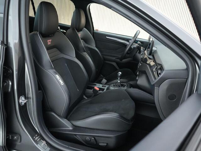 Ford FOCUS ST-3 2.3 280pk |B&O|blind spot|Apple Carplay|adaptive LED|winterpack|parkeercamera|cruise control|19" LMV|