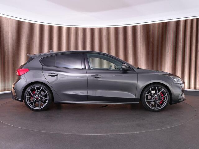 Ford FOCUS ST-3 2.3 280pk |B&O|blind spot|Apple Carplay|adaptive LED|winterpack|parkeercamera|cruise control|19" LMV|