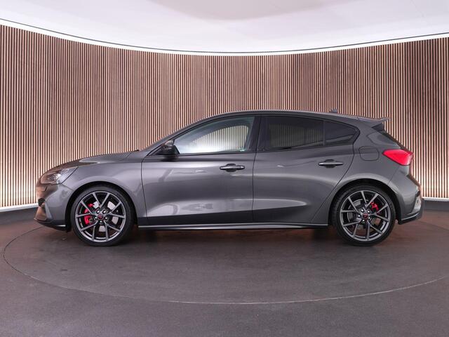 Ford FOCUS ST-3 2.3 280pk |B&O|blind spot|Apple Carplay|adaptive LED|winterpack|parkeercamera|cruise control|19" LMV|
