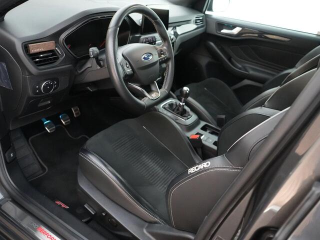 Ford FOCUS ST-3 2.3 280pk |B&O|blind spot|Apple Carplay|adaptive LED|winterpack|parkeercamera|cruise control|19" LMV|