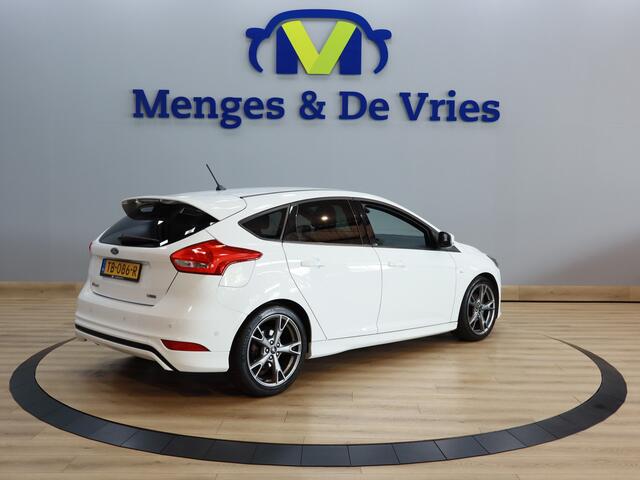 Ford FOCUS 1.0 First Edition ST Line | Airco ECC | Navigatie | Apple Carplay | Cruise Control | Parkeer Sensoren | Isofix | NAP