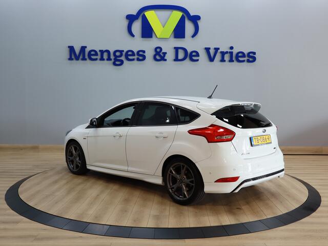 Ford FOCUS 1.0 First Edition ST Line | Airco ECC | Navigatie | Apple Carplay | Cruise Control | Parkeer Sensoren | Isofix | NAP