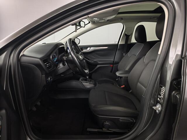 Ford FOCUS 1.0 EcoBoost Titanium Business | Panoramadak | Adaptieve Cruise Control | Navigatie