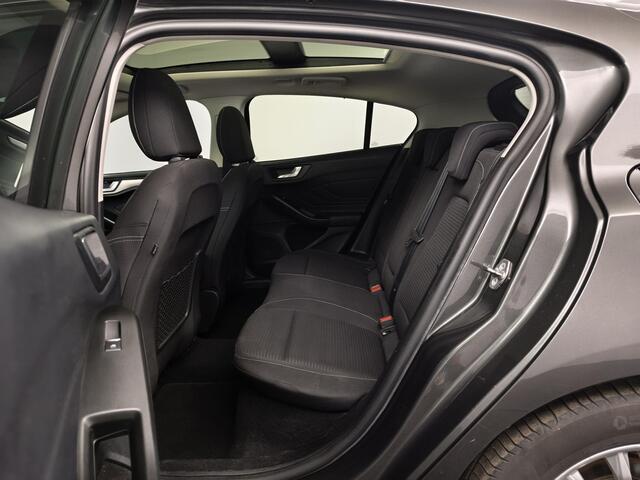 Ford FOCUS 1.0 EcoBoost Titanium Business | Panoramadak | Adaptieve Cruise Control | Navigatie