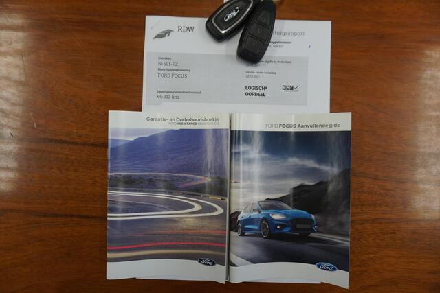 Ford FOCUS Wagon 1.0 EcoB.125PK Titanium X Business/Trekhaak/ Dealeronderhouden.