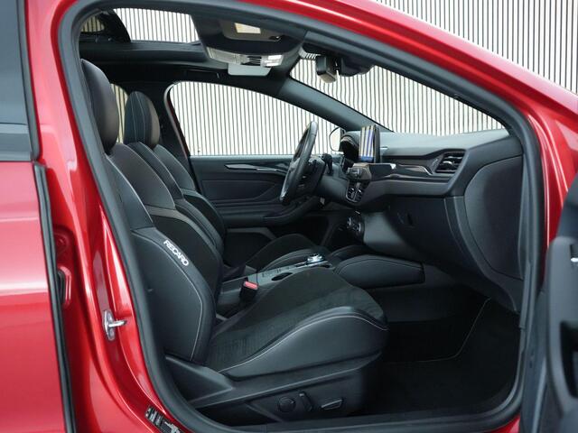 Ford FOCUS Wagon ST-3 AUTOMAAT 2.3 280pk PERFORMANCE PACK |track modus|panoramadak|B&O|Apple Carplay|blind spot|adaptive cruise control|winterpack|parkeercamera|19" LMV|