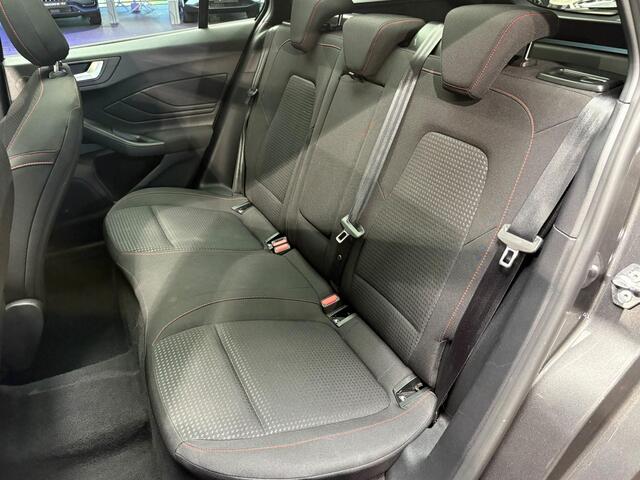 Ford FOCUS Wagon 1.0 EcoBoost Hybrid ST Line X | Panoramadak | Blindspot Detectie | Stoelverwarming |
