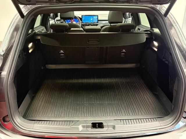 Ford FOCUS Wagon 1.0 EcoBoost Hybrid ST Line X | Panoramadak | Blindspot Detectie | Stoelverwarming |