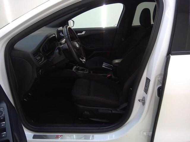 Ford FOCUS 125pk ST Line Full LED Navi Camera Adap Cruise Winter & Parking pack 18" Zwart Dak 5drs Dealeronderhouden