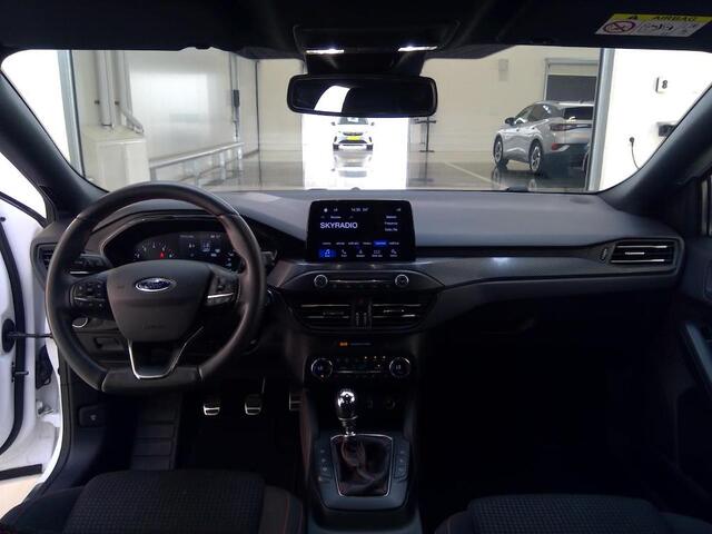 Ford FOCUS 125pk ST Line Full LED Navi Camera Adap Cruise Winter & Parking pack 18" Zwart Dak 5drs Dealeronderhouden