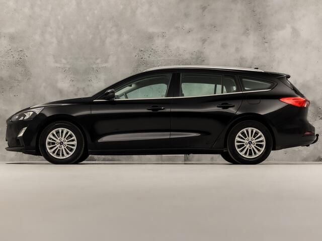 Ford FOCUS Wagon 1.0 EcoBoost Titanium Sport Automaat (APPLE CARPLAY, GROOT NAVI, CLIMATE, TREKHAAK, SPORTSTOELEN, KEYLESS, LED KOPLAMPEN, LM VELGEN, LANE ASSIST, NIEUWSTAAT)
