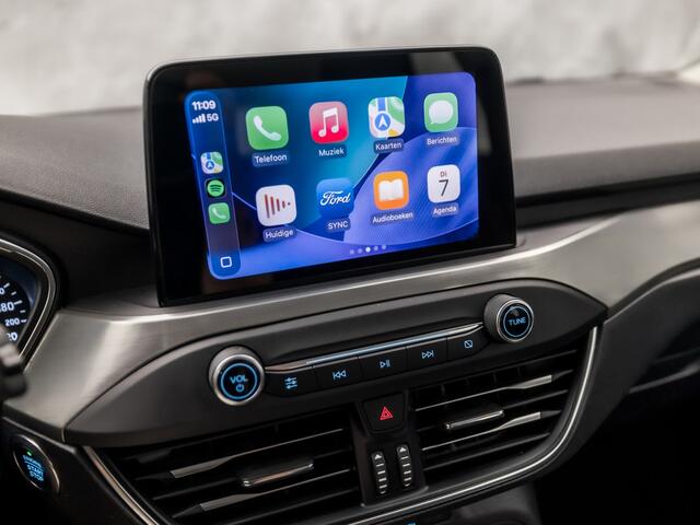 Ford FOCUS Wagon 1.0 EcoBoost Titanium Sport Automaat (APPLE CARPLAY, GROOT NAVI, CLIMATE, TREKHAAK, SPORTSTOELEN, KEYLESS, LED KOPLAMPEN, LM VELGEN, LANE ASSIST, NIEUWSTAAT)