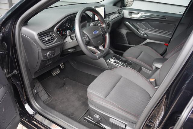Ford FOCUS 1.0 EcoBoost Titanium Business - ST LINE - AUTOMAAT - CARPLAY - CAMERA - CLIMA -