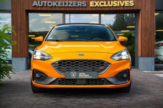 Ford FOCUS 2.3 EcoBoost ST-X 280PK Panoramadak Camera Stoelverw. Performance DAB+