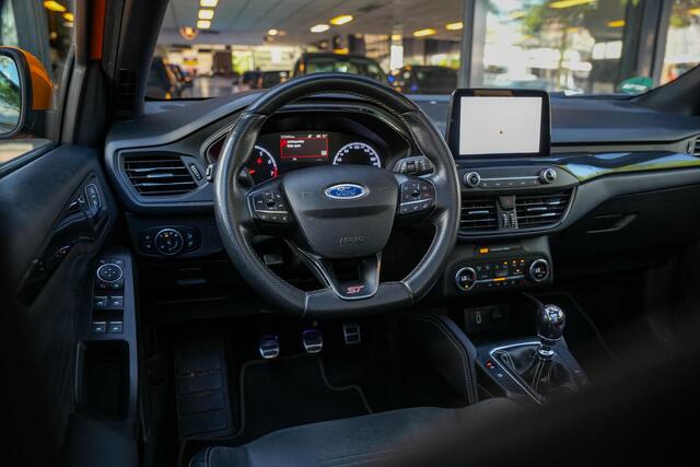 Ford FOCUS 2.3 EcoBoost ST-X 280PK Panoramadak Camera Stoelverw. Performance DAB+