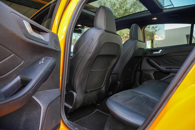 Ford FOCUS 2.3 EcoBoost ST-X 280PK Panoramadak Camera Stoelverw. Performance DAB+