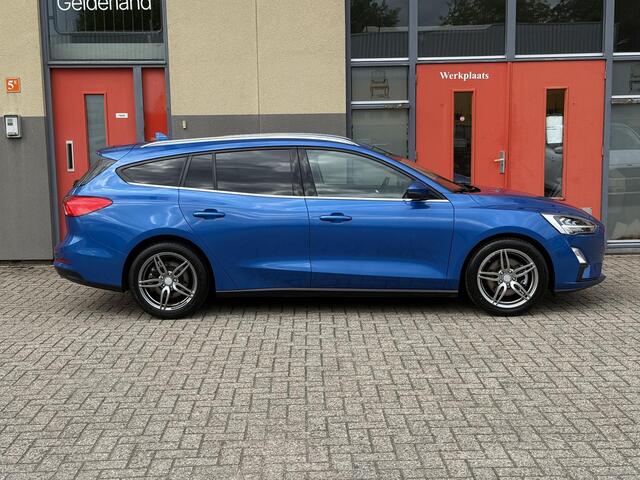Ford FOCUS Wagon 1.0 EcoBoost ST Line X, Navi, Led
