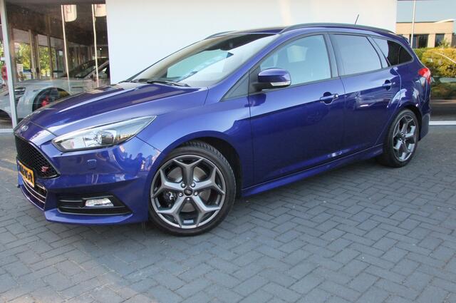 Ford FOCUS Wagon 2.0 ST-2 / RECARDO/ All-season/ Xenon/ 250PK/ Stoel+stuurverwarming/ Clima