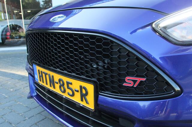 Ford FOCUS Wagon 2.0 ST-2 / RECARDO/ All-season/ Xenon/ 250PK/ Stoel+stuurverwarming/ Clima