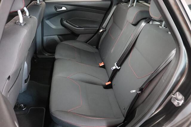 Ford FOCUS Wagon 1.0 ST-Line LED, Cruise Control, PDC, Apple Carplay/Android Auto, Dealer Onderhouden!